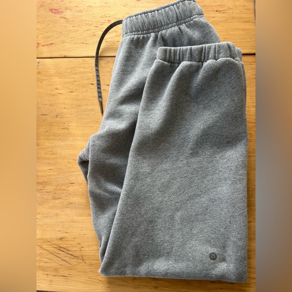 Lululemon Scuba Mid-Rise Jogger - Picture 2 of 2